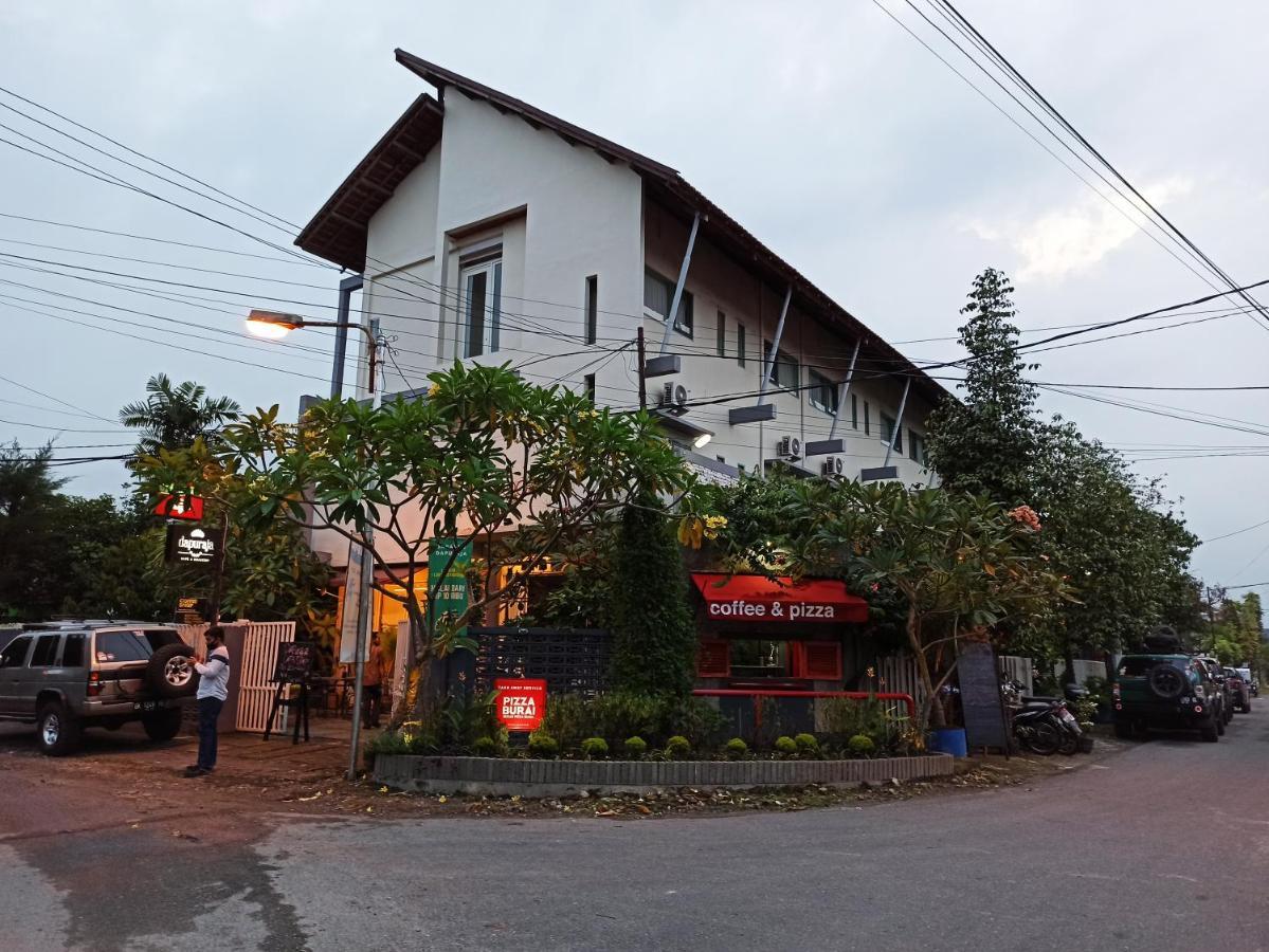 Hotel Roemah 28 Syariah Medan Exterior foto
