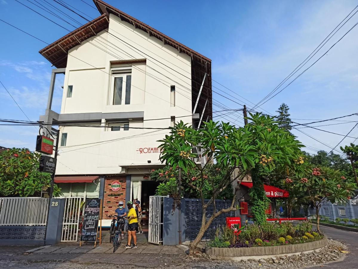 Hotel Roemah 28 Syariah Medan Exterior foto