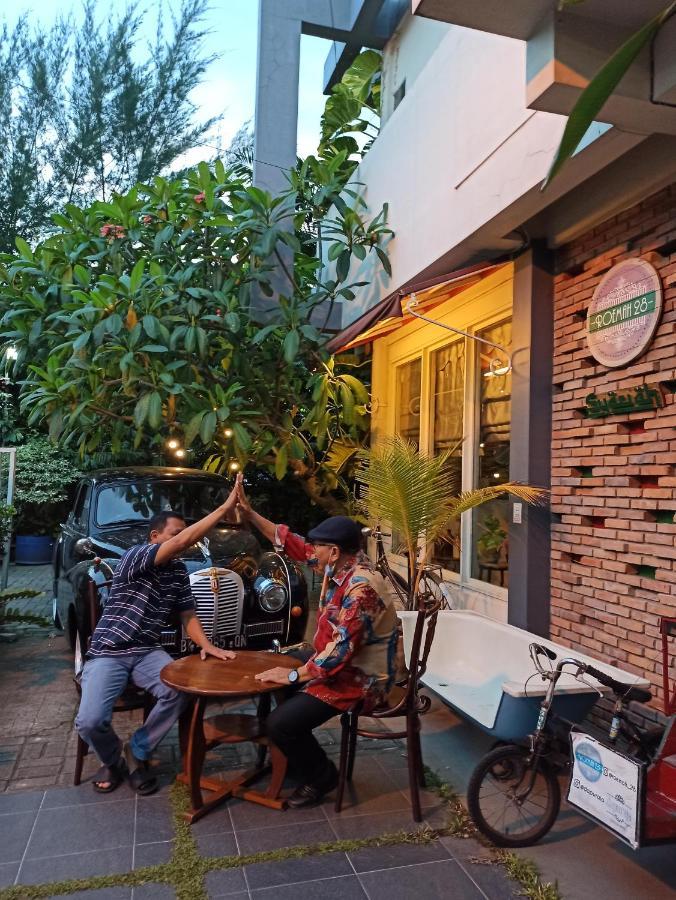 Hotel Roemah 28 Syariah Medan Exterior foto